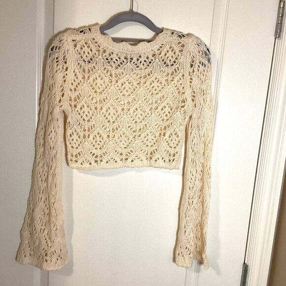 Zara Women's Crochet Cropped Top Size S Long Bell Sleeves Cream Sheer Layering - Picture 4 of 6